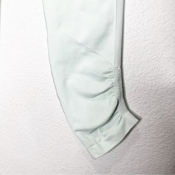 Lululemon Ebb to Street Crop Leggings in Polar Ice 4 Capri - Picture 11 of 12